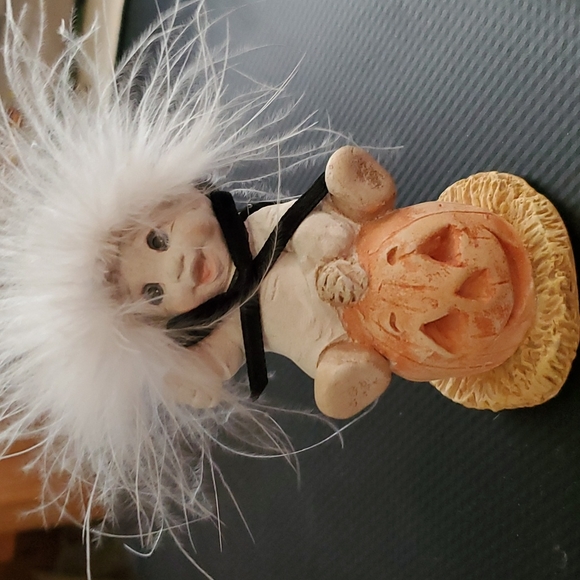 DREAMSICLES-1991 PUMPKIN SEED Hydrostone Figurine - signed Kristin/95-EC - Picture 1 of 9
